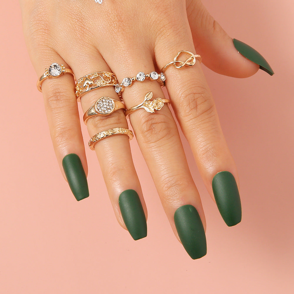 Classic Gold Ring with Timeless Appeal