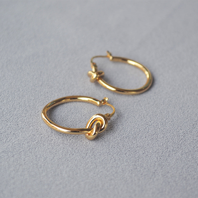 Romantic Gold Earring for Special Moments