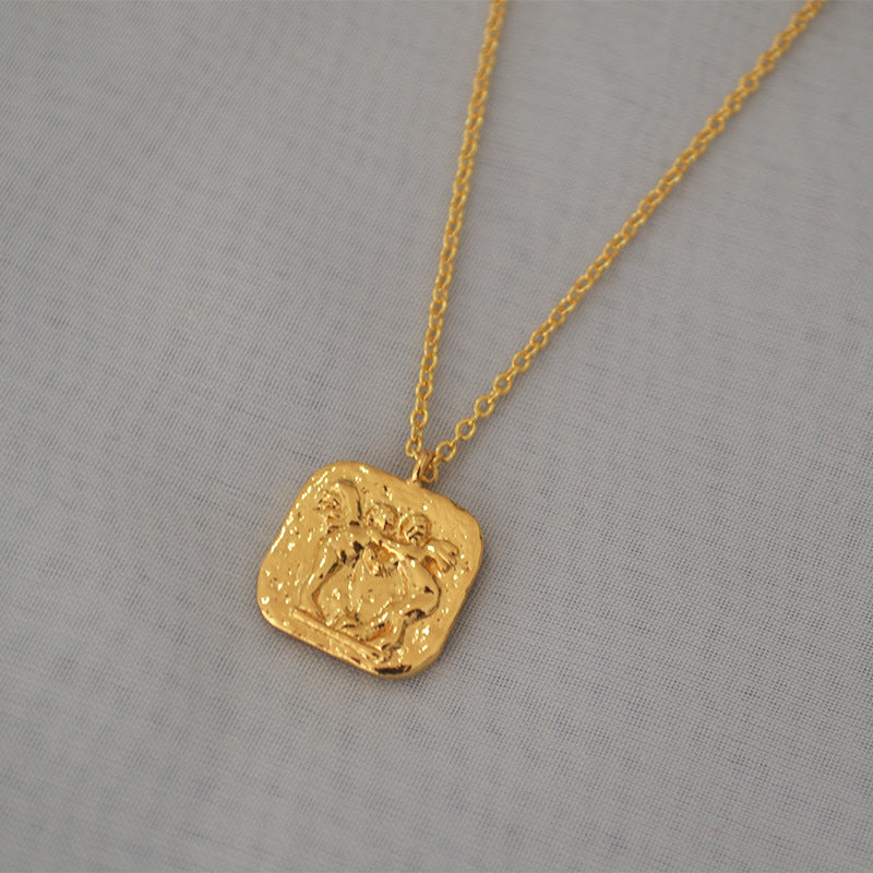 Beautiful Gold Necklace with Unique Style