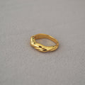 Classic Gold Ring with Timeless Appeal