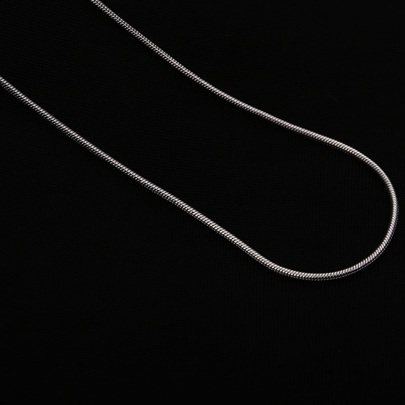 Romantic Silver Necklace for Special Moments