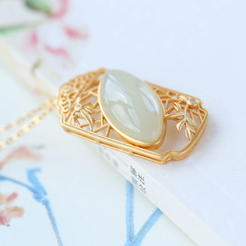 Romantic Silver Necklace for Special Moments