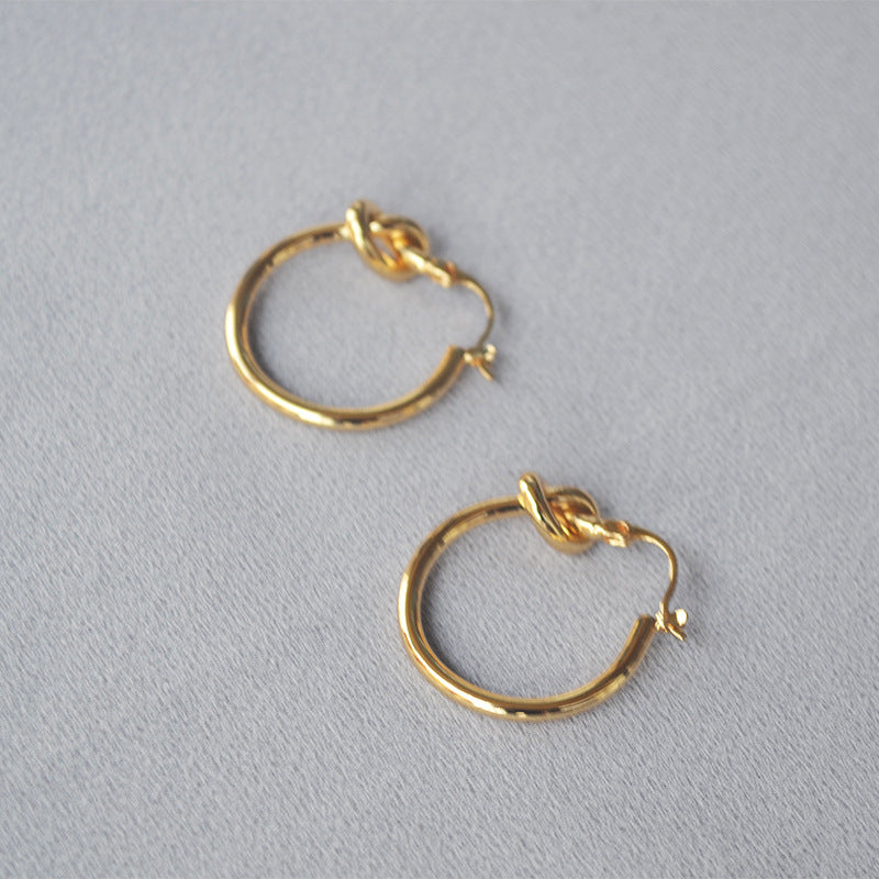 Romantic Gold Earring for Special Moments