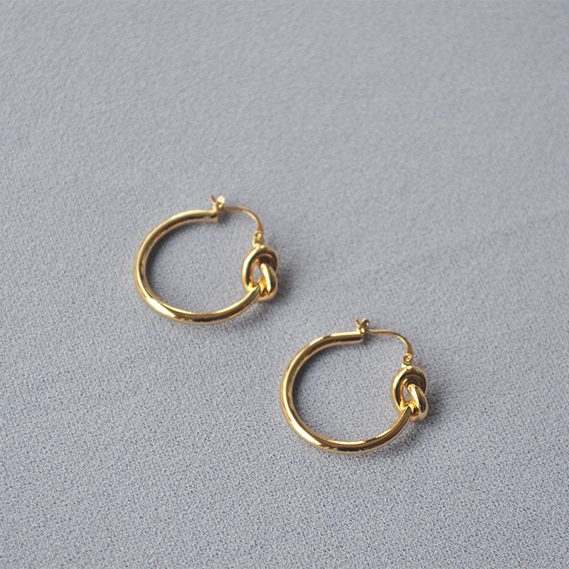 Romantic Gold Earring for Special Moments