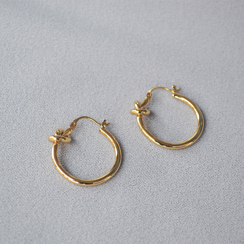 Romantic Gold Earring for Special Moments