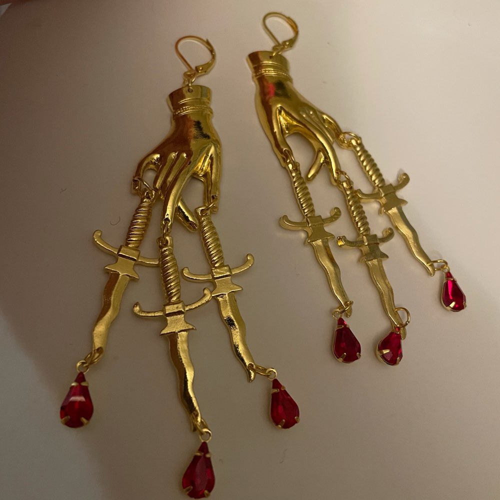 Charming Earring for Any Occasion