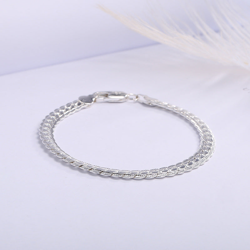 Romantic Gold Bracelet for Special Moments