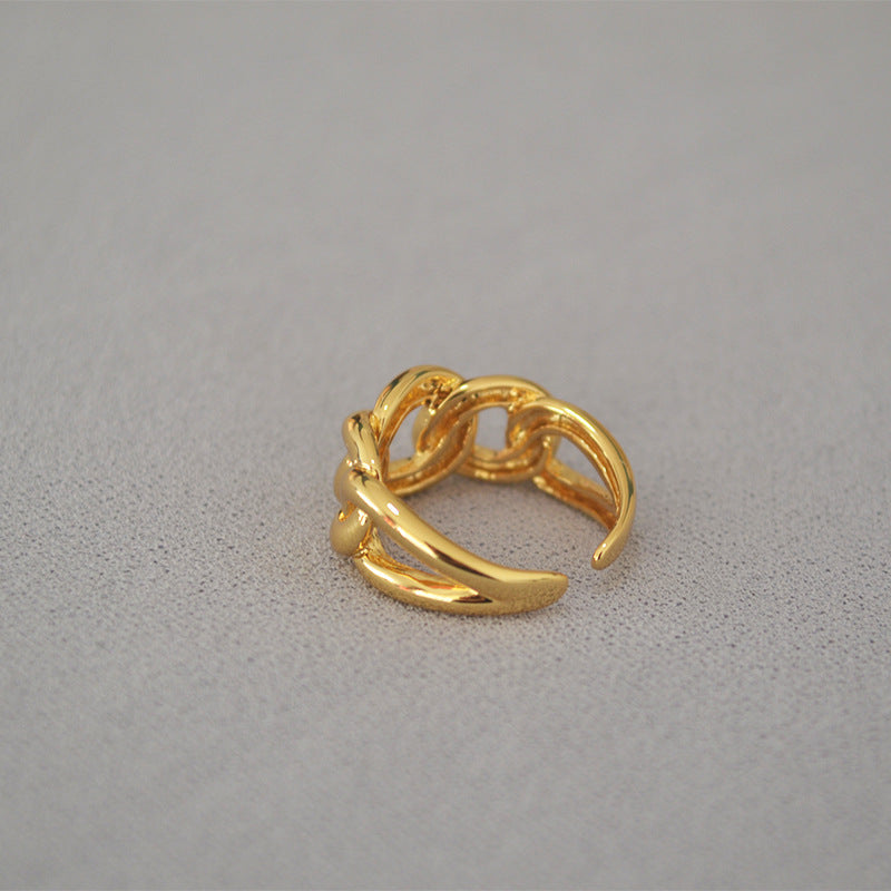 Classic Gold Chain with Timeless Appeal