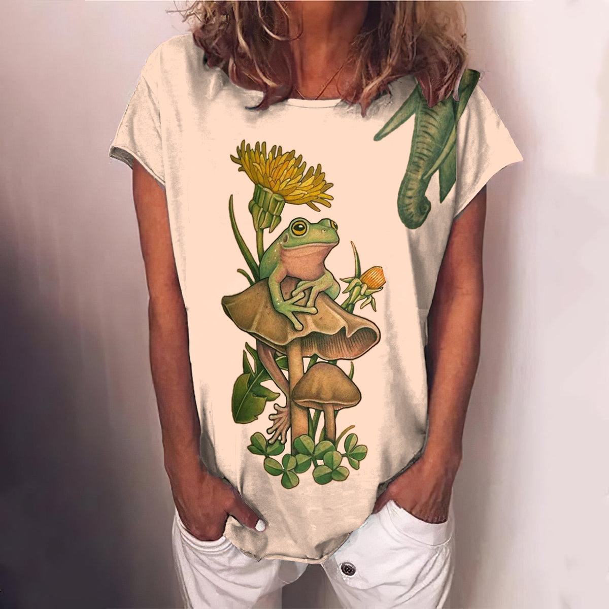 Comstylish Mushroom Frog Women'S Round Neck T-Shirt