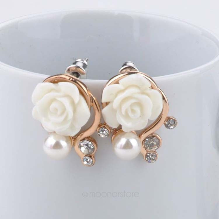 Delicate Artisan Pearl Earring