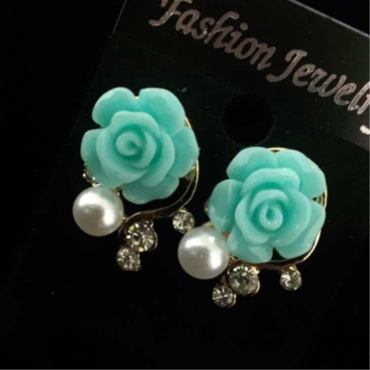 Delicate Artisan Pearl Earring