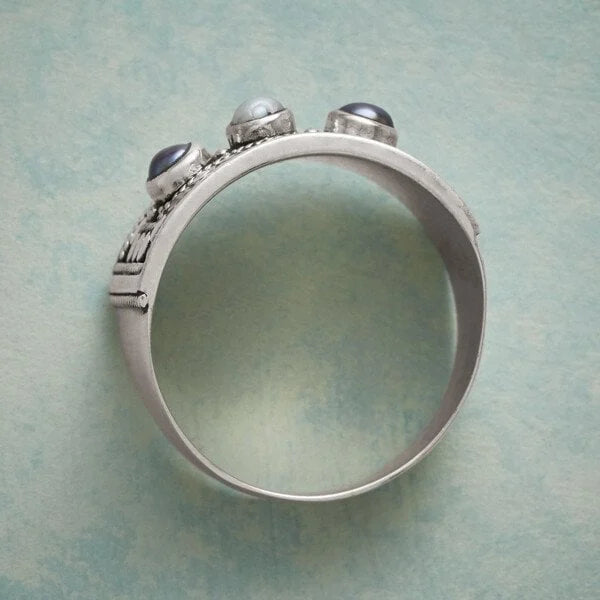 Beautiful Pearl Ring with Unique Style