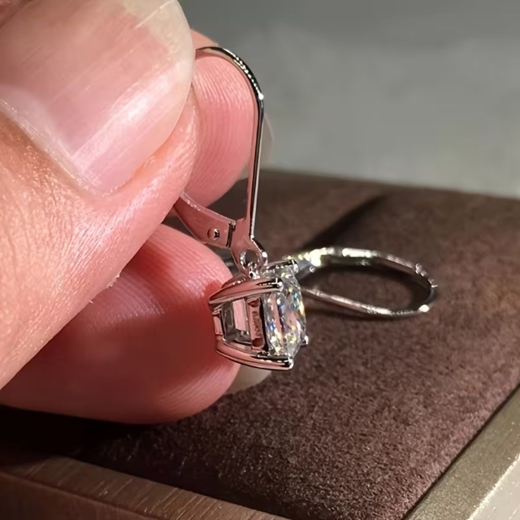 Charming Earring for Any Occasion
