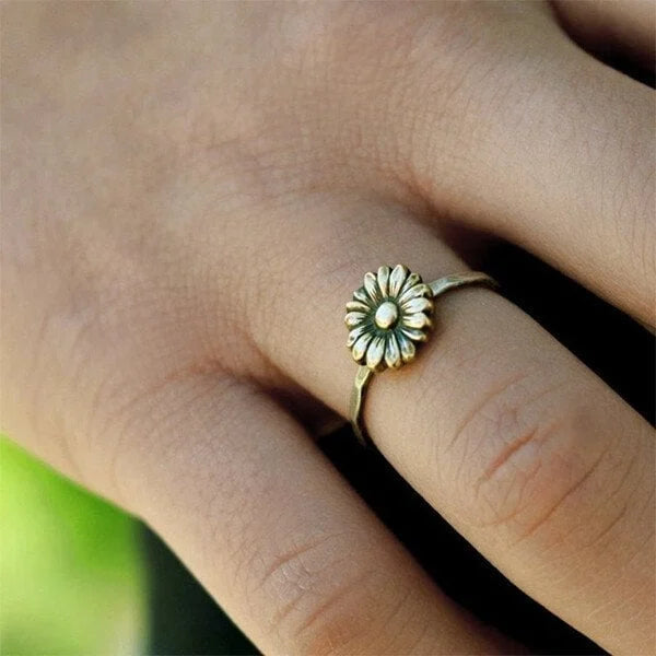 Romantic Gold Ring for Special Moments