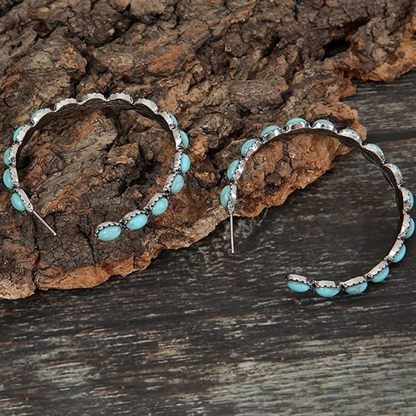 Charming Earring for Any Occasion