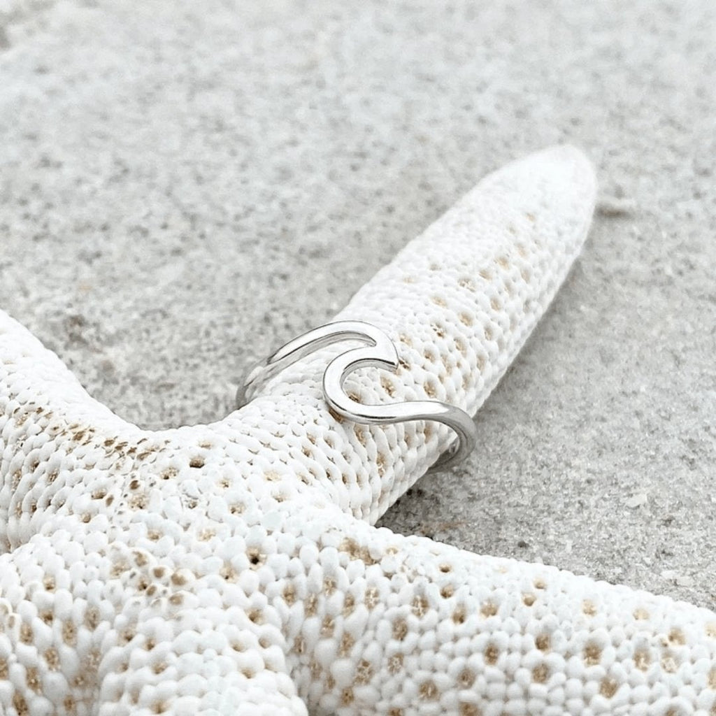 Classic Silver Ring with Timeless Appeal