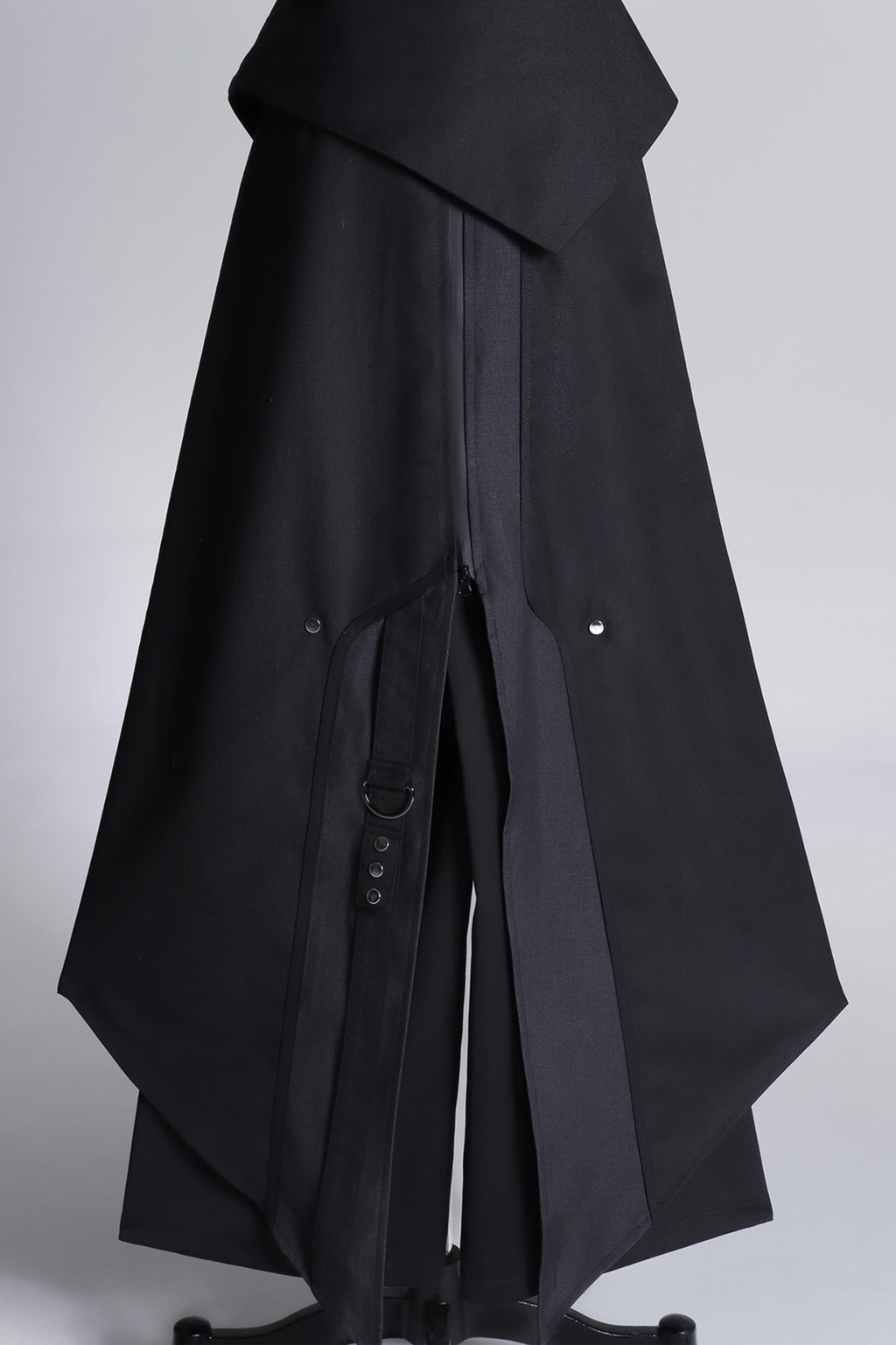 Effortlessly Elegant Garment with a Timeless Design