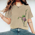 Comstylish Funny Dacing Frog Embroidery Pattern Cozy Vintage T-Shirt