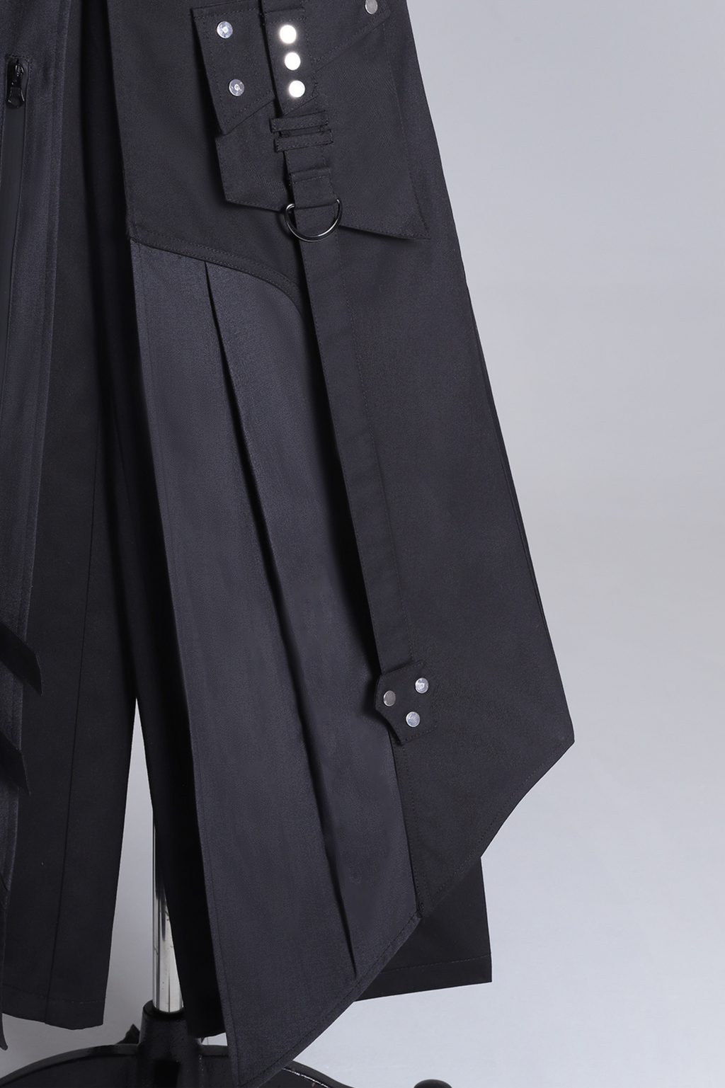Effortlessly Elegant Garment with a Timeless Design