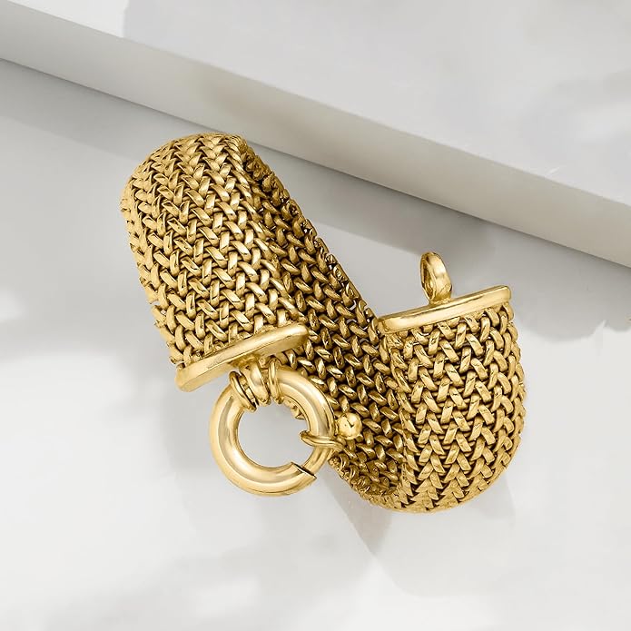 Beautiful Gold Bracelet with Unique Style