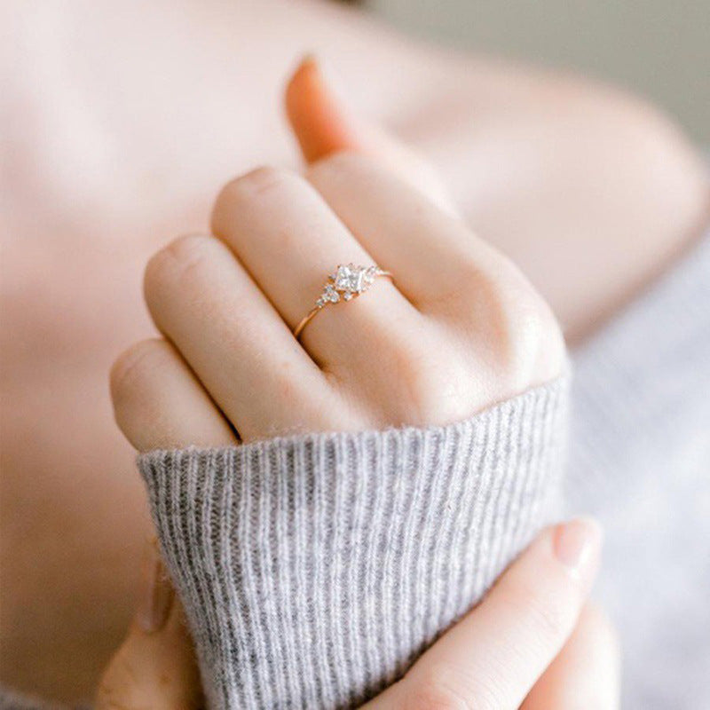 Classic Gold Ring with Timeless Appeal