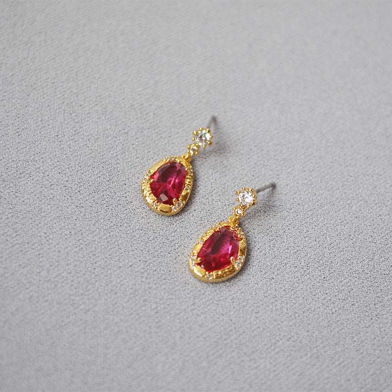 Stunning Gold Earring for Daily Wear