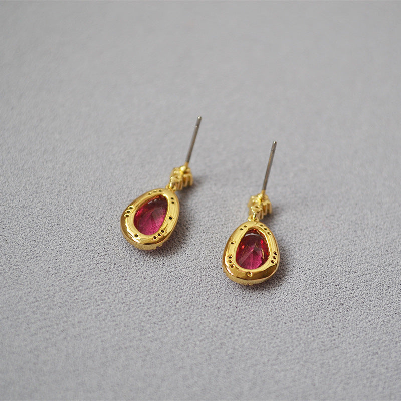 Stunning Gold Earring for Daily Wear