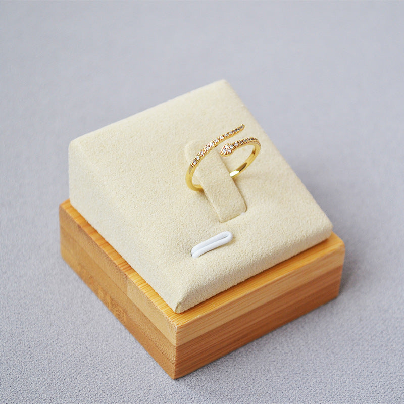 Elegant Gold Ring for Every Occasion