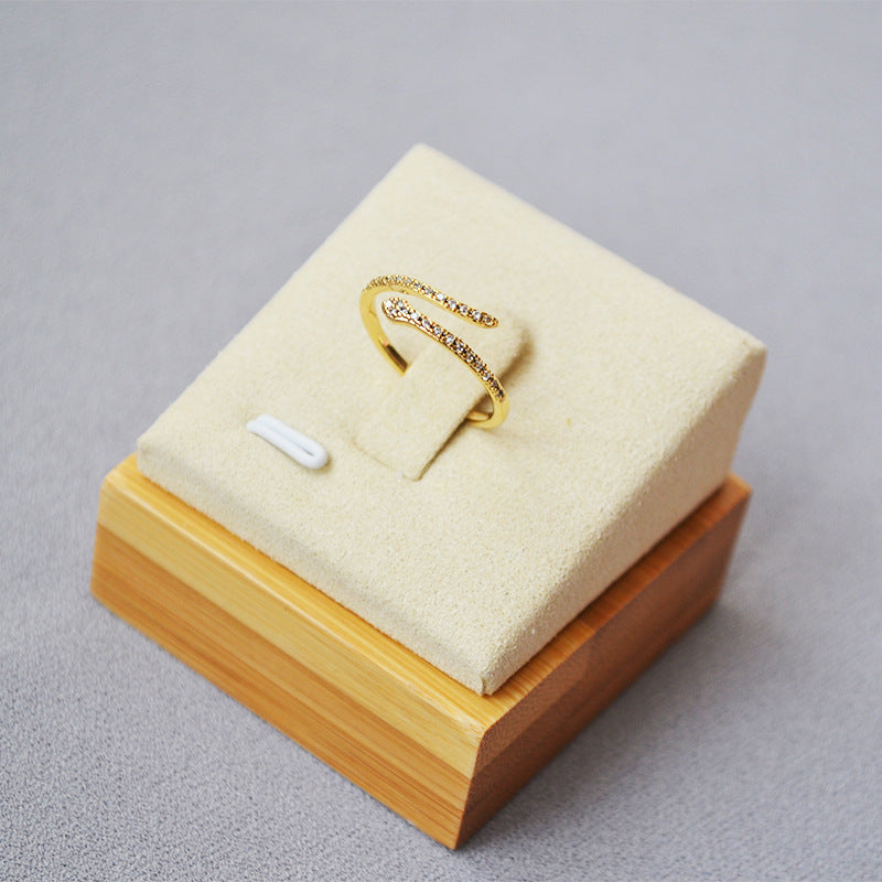 Elegant Gold Ring for Every Occasion