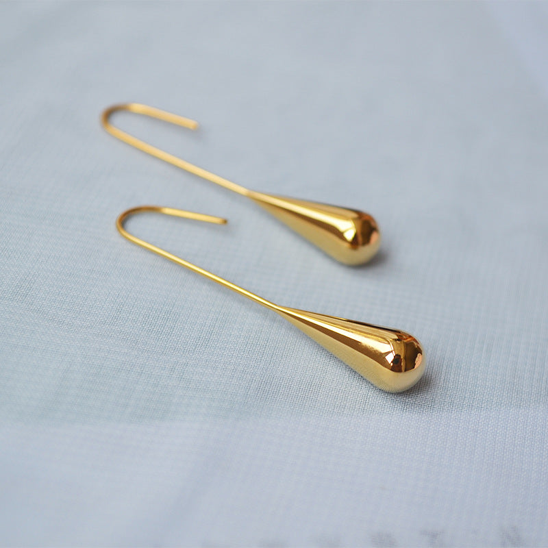 Classic Gold Earring with Timeless Appeal