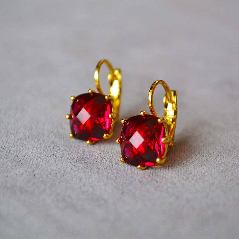 Charming Earring for Any Occasion