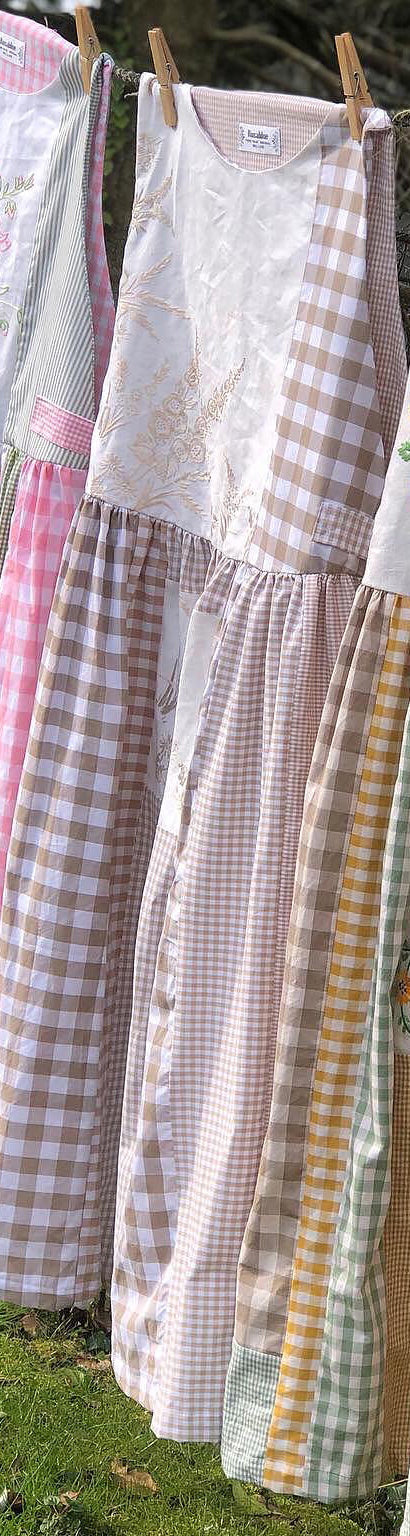 Women's Retro Plaid Pattern Floral Patch Sleeveless Linen Dress artswardrobe