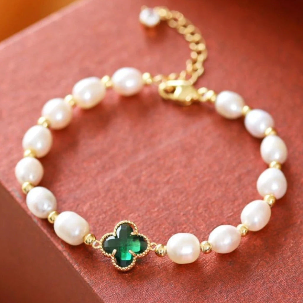 Classic Pearl Bracelet with Timeless Appeal