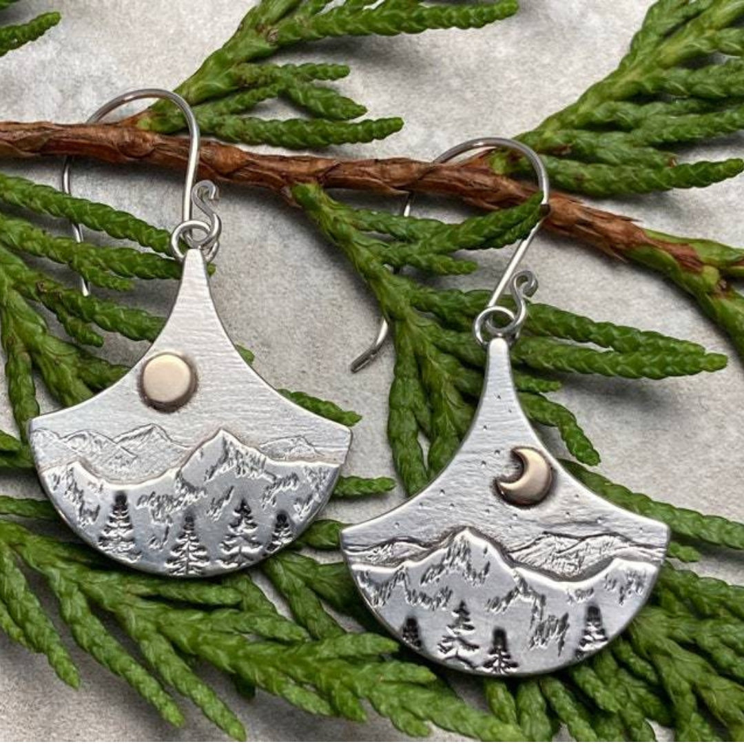 Charming Silver Earring for Any Occasion