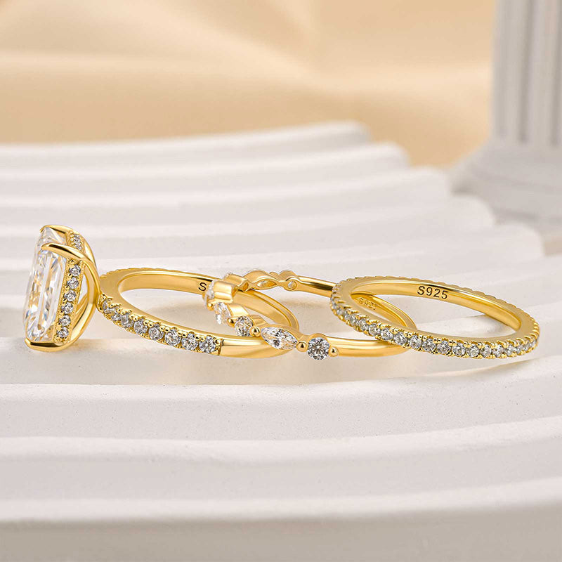 Beautiful Gold Set with Unique Style