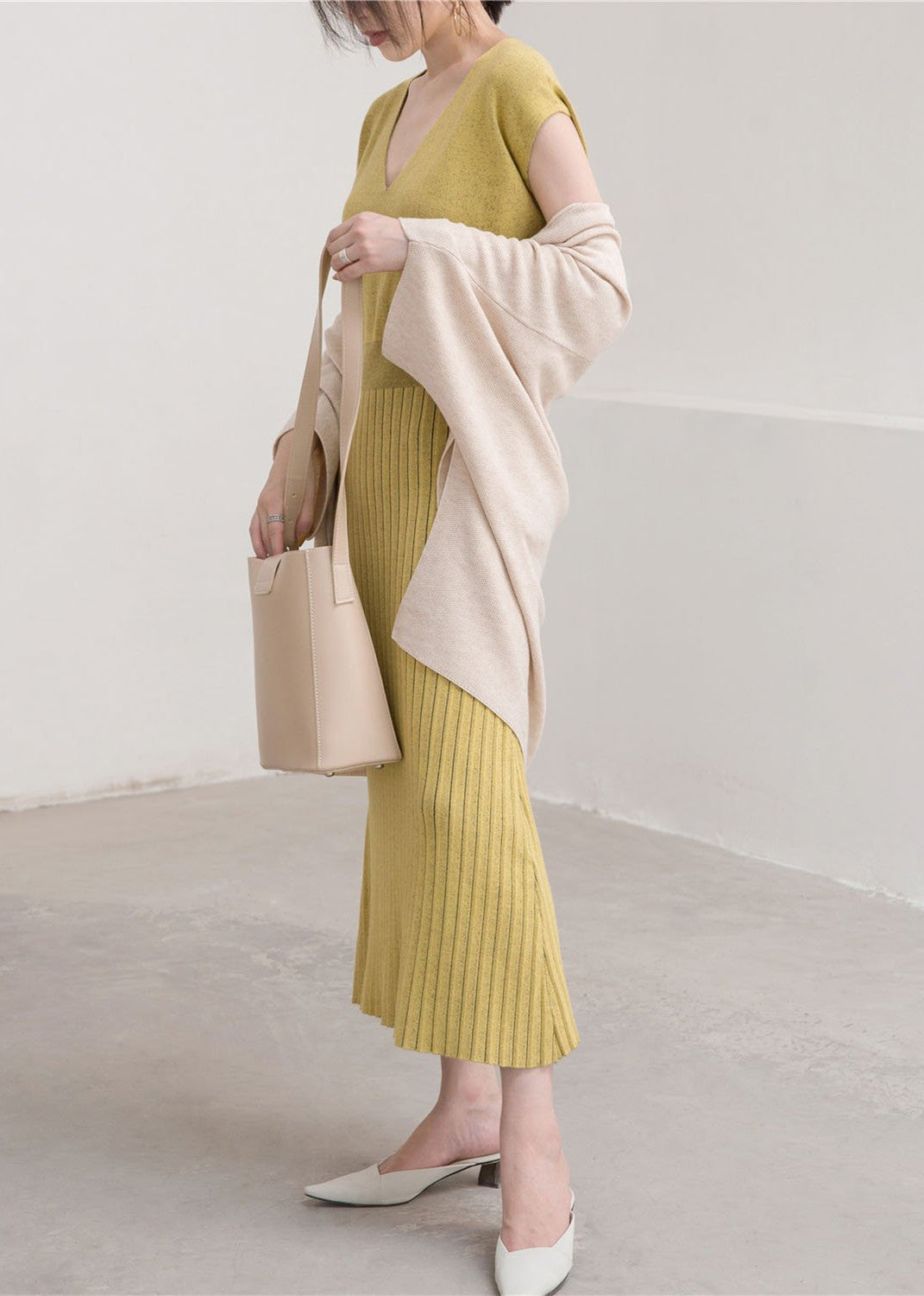 Fine Nude Sweaters Three Quarter Sleeve Knitted Blouses Cardigan Blouse