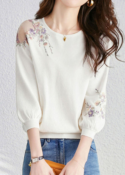 French White O-neck Embroidered Versatile Knit Top Fall