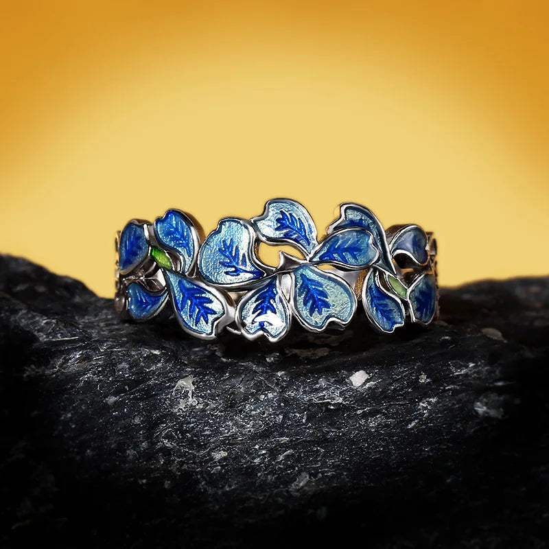 Classic Silver Ring with Timeless Appeal