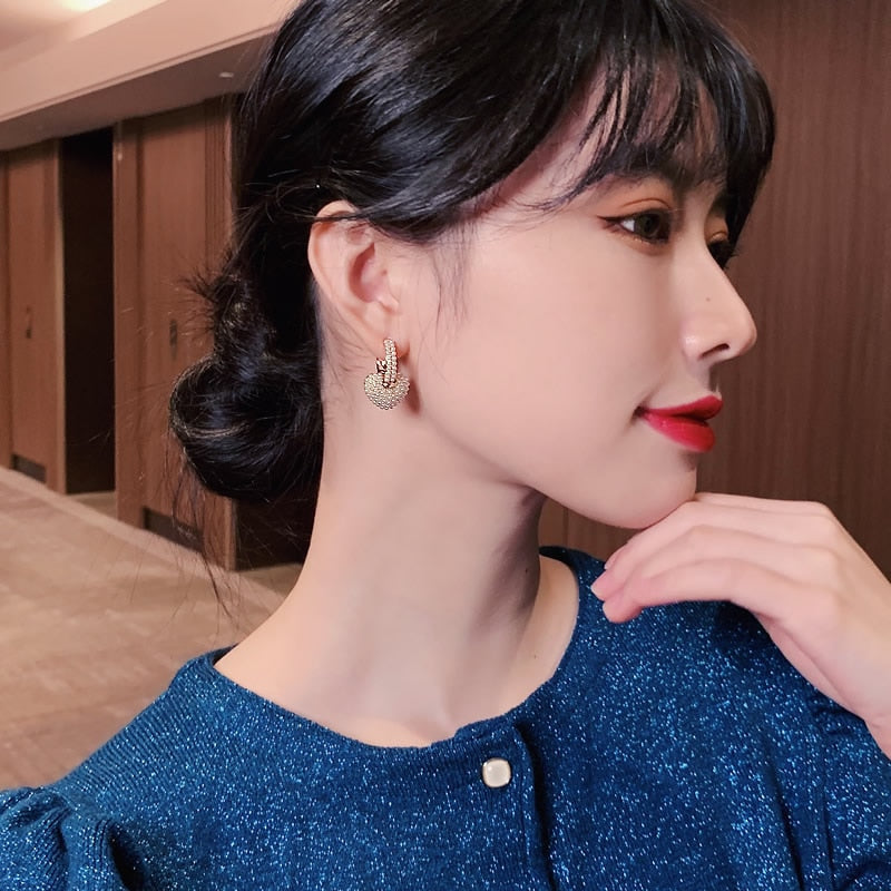 Beautiful Gold Earring with Unique Style