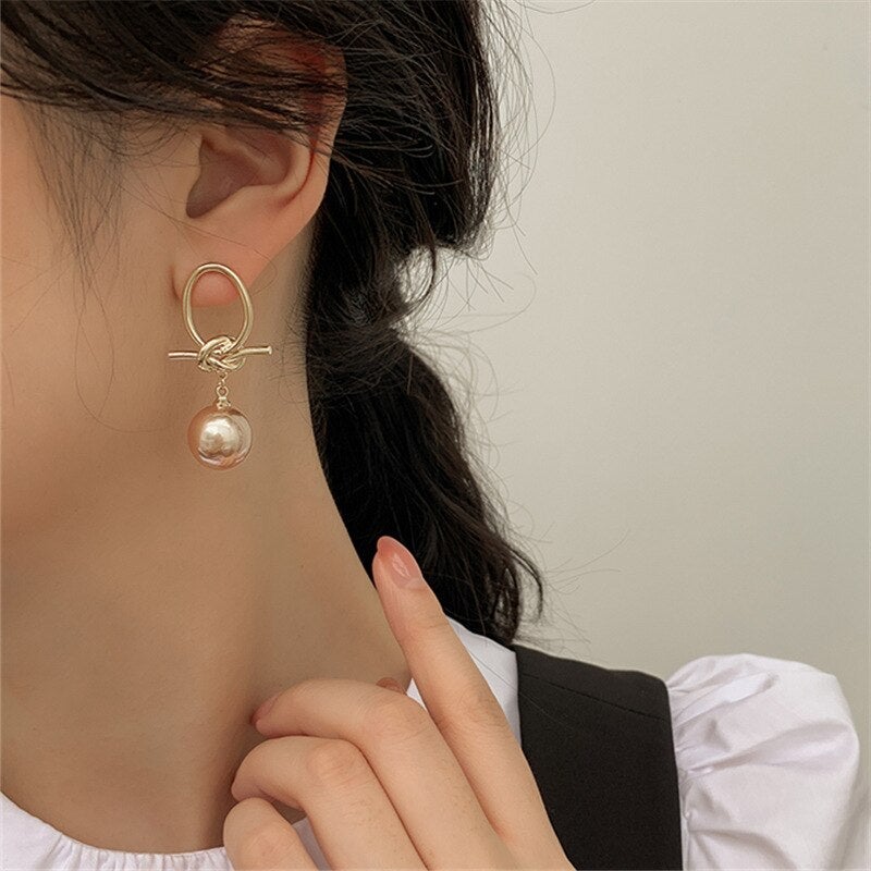 Stunning Gold Earring for Daily Wear