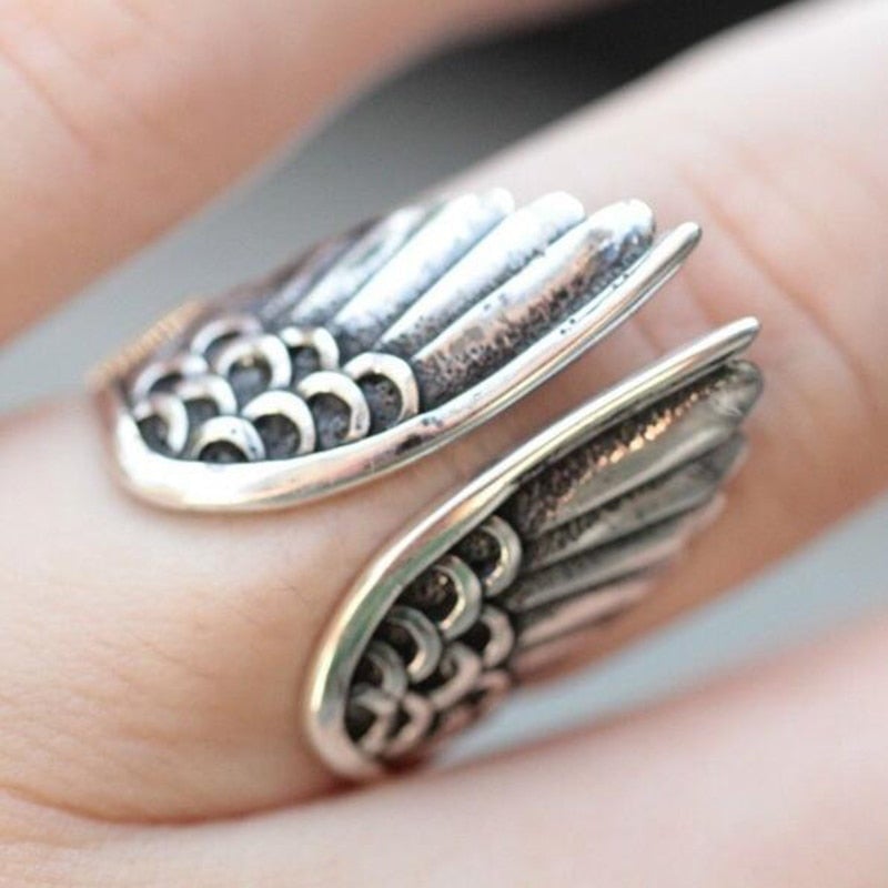 Charming Silver Ring for Any Occasion