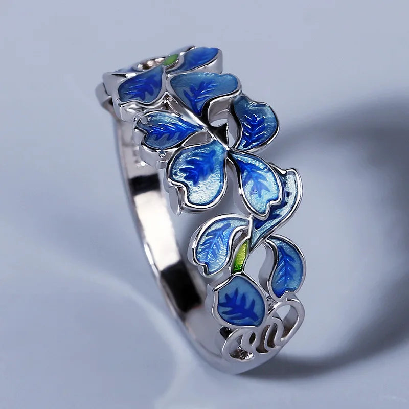 Classic Silver Ring with Timeless Appeal