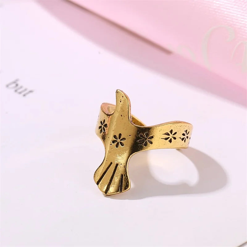 Elegant Gold Earring for Every Occasion