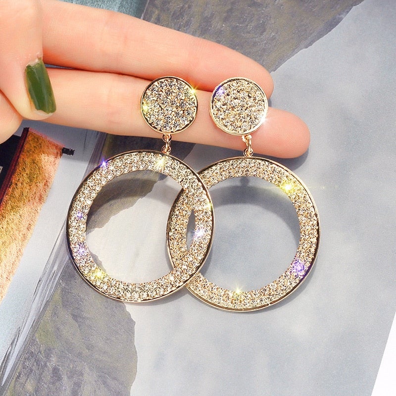 Beautiful Gold Earring with Unique Style