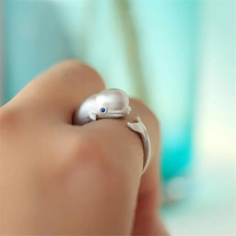 Classic Silver Ring with Timeless Appeal