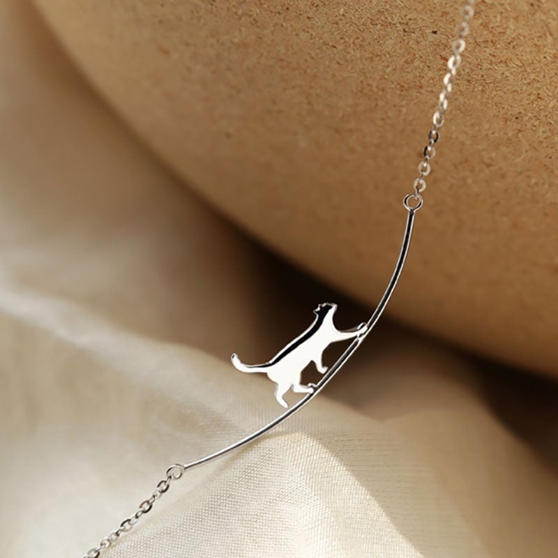 Classic Silver Necklace with Timeless Appeal