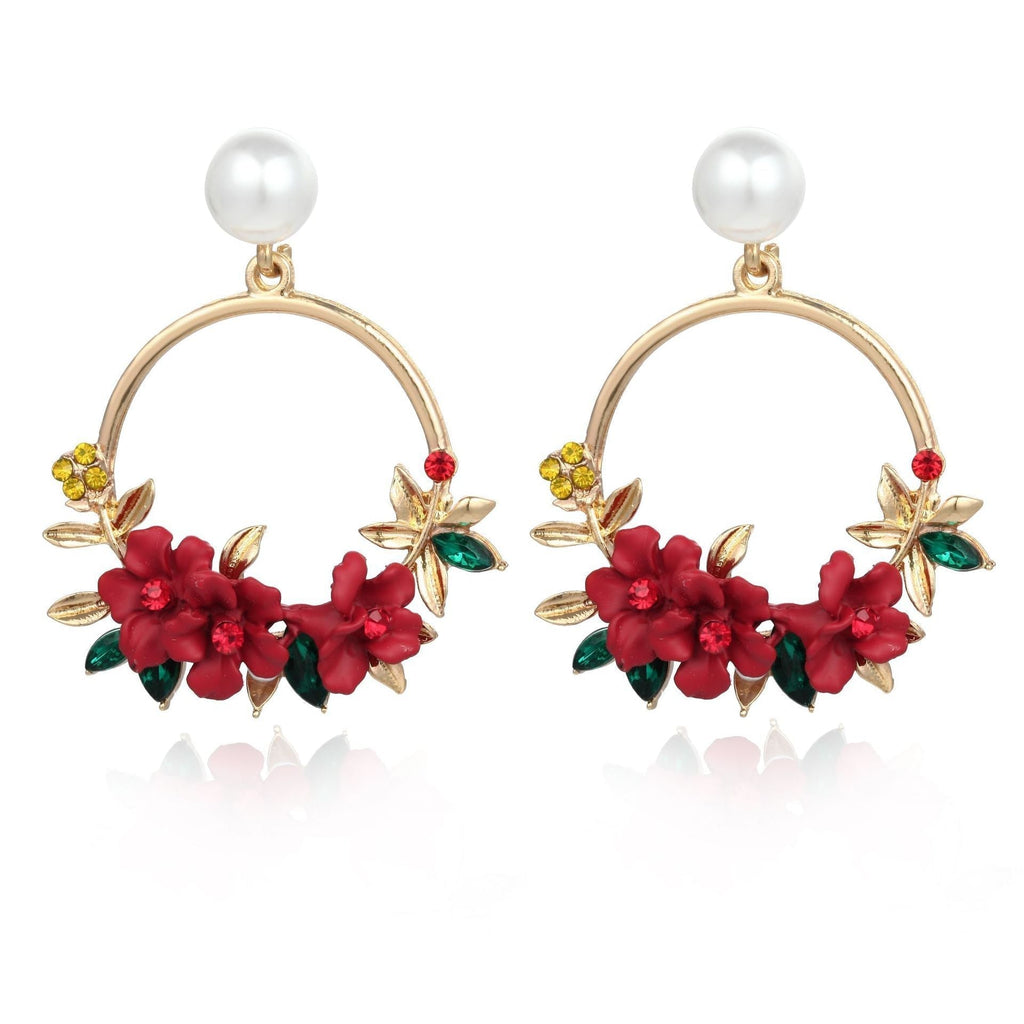 Classic Gold Earring with Timeless Appeal