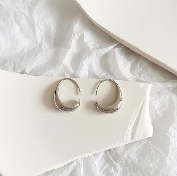 Romantic Gold Earring for Special Moments