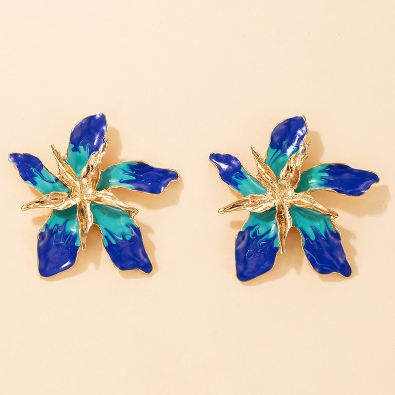 Stunning Gold Earring for Daily Wear
