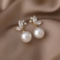 Romantic Pearl Earring for Special Moments